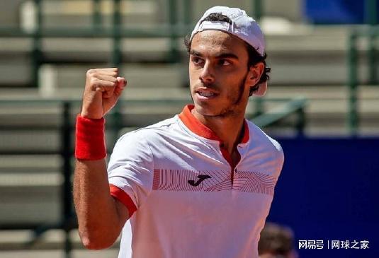 及季后赛中 及季后赛中